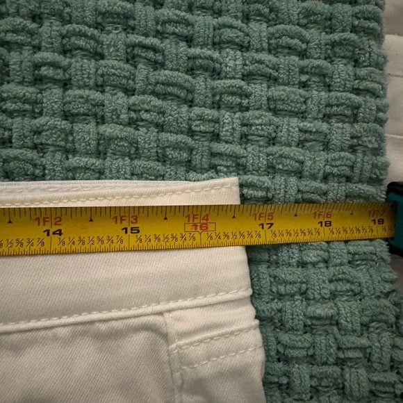 WHBM Ladies White Jeans Girlfriend Straight Leg White House Black Market NWOT - Picture 2 of 5